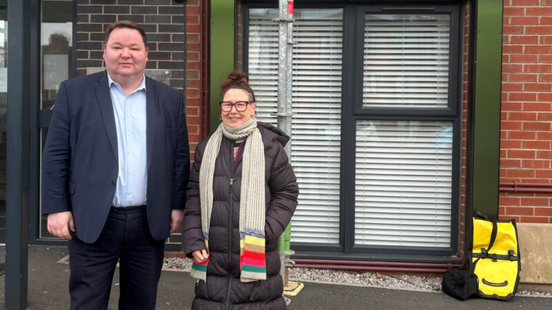 I also visited the Spinning Gate site with Cllr Jill Axford where we met with L&Q to discuss longstanding problems that residents have been experiencing with their homes